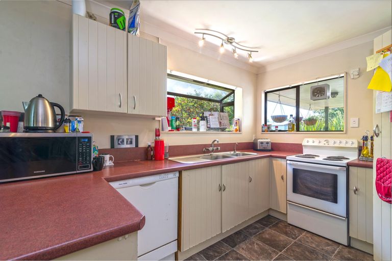 Photo of property in 20 Rewarewa Street, Owhata, Rotorua, 3010
