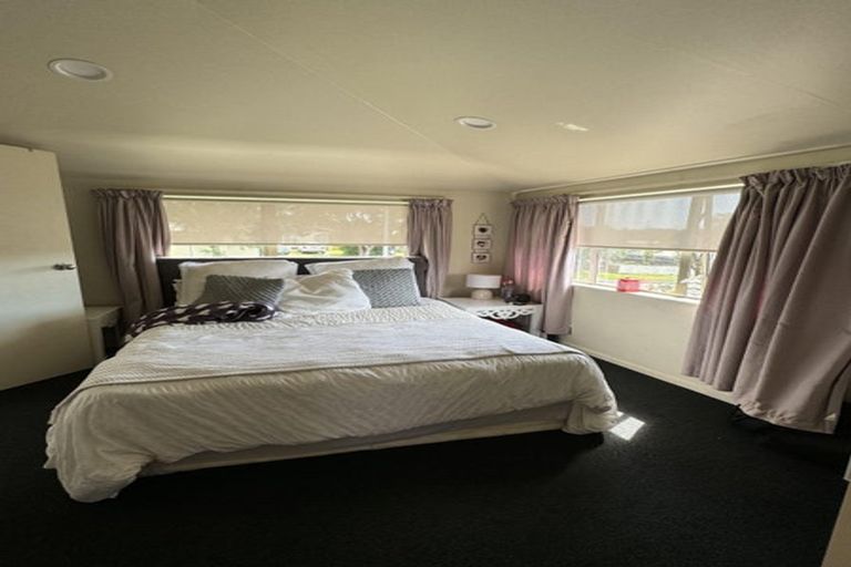 Photo of property in 2/2 Hatherlow Street, Glenfield, Auckland, 0629