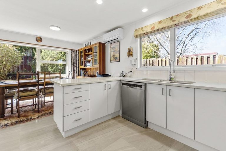 Photo of property in 2 Ashdown Place, Pahurehure, Papakura, 2113