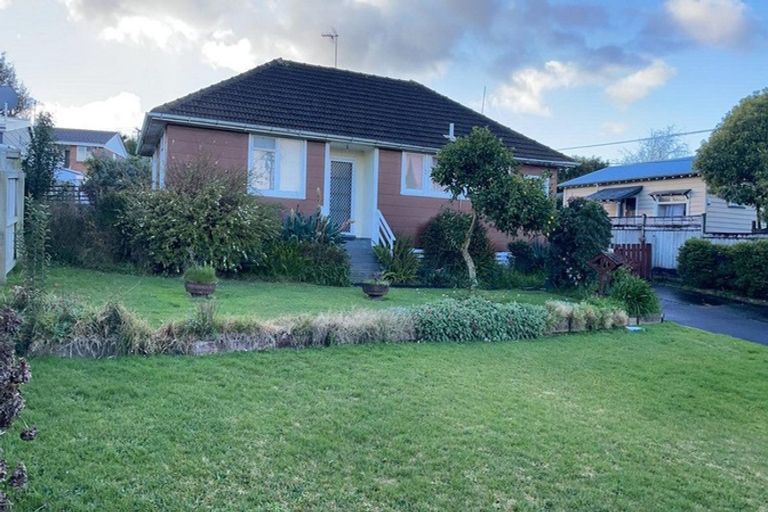 Photo of property in 10 Old Wairoa Road, Papakura, 2110