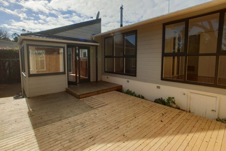 Photo of property in 56 Woodstock Road, Forrest Hill, Auckland, 0620