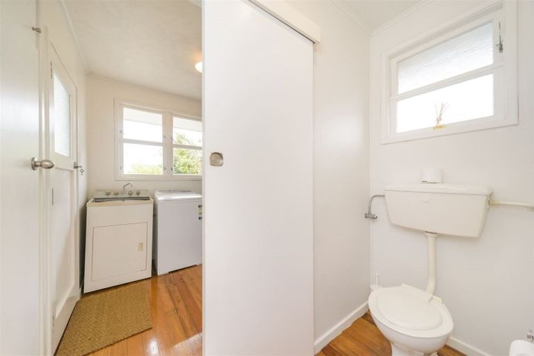 Photo of property in 16 Kapiti Place, Awapuni, Palmerston North, 4412