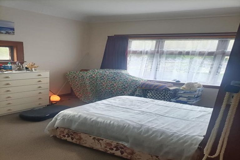 Photo of property in 28 Rangitane Street, Palmerston North, 4414