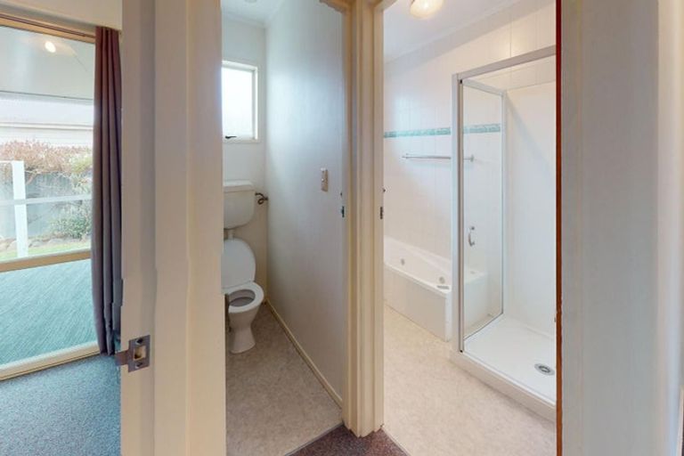 Photo of property in 28d Wood Street, Takaro, Palmerston North, 4410