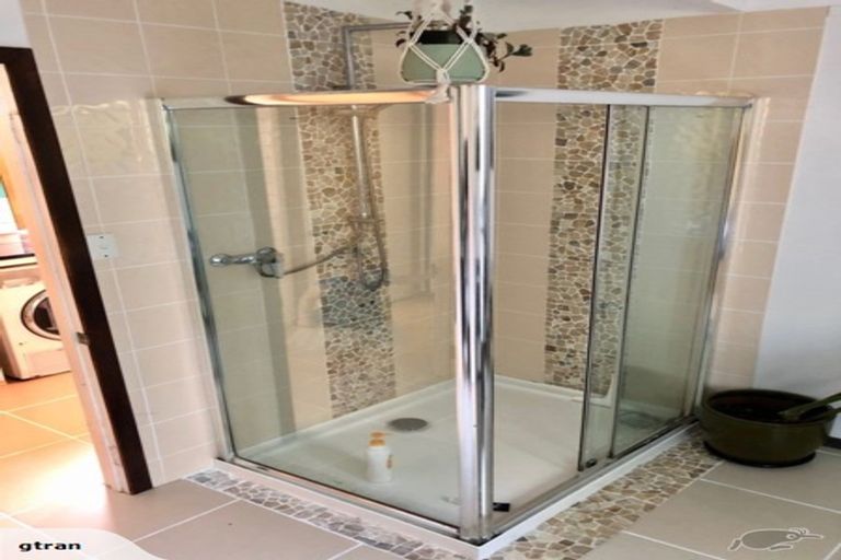 Photo of property in 17 Karen Road, Laingholm, Auckland, 0604