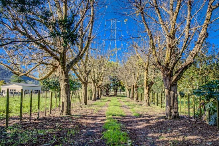 Photo of property in 16 Parker Road, Huntly, 3771