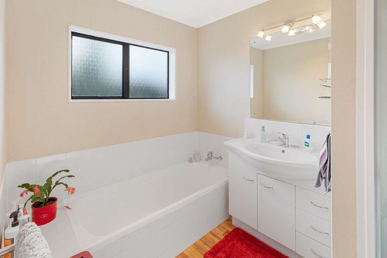 Photo of property in 1 Waharua Place, Tawhero, Whanganui, 4501