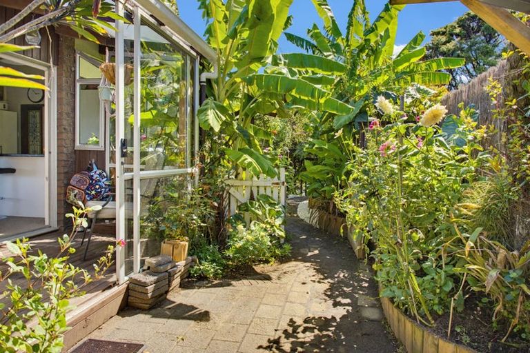 Photo of property in 6 Punga Place, Whitianga, 3510