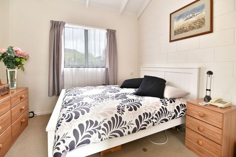 Photo of property in 12 Bellbird Place, Orewa, 0931
