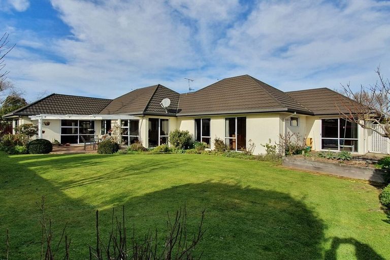Photo of property in 68 Regency Crescent, Redwood, Christchurch, 8051