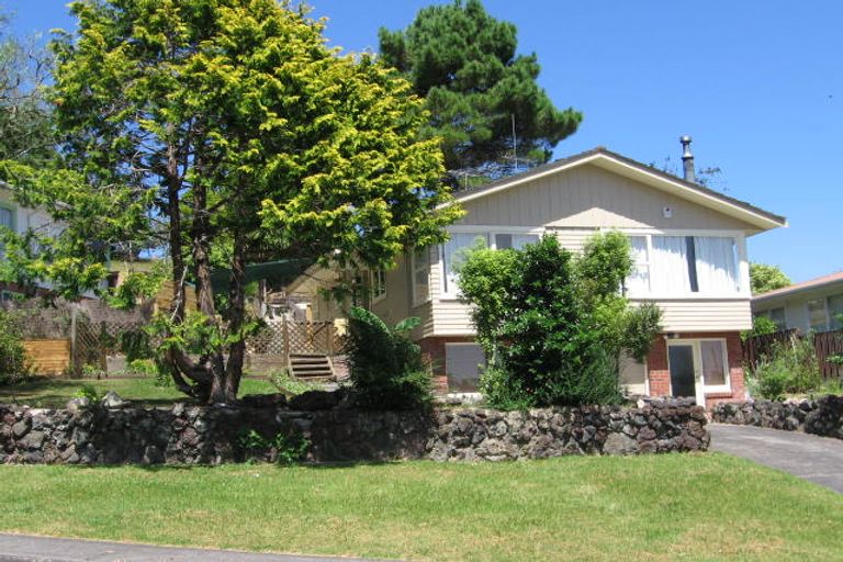 Photo of property in 22 Stott Avenue, Birkdale, Auckland, 0626