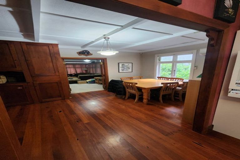 Photo of property in 274 Huia Road, Titirangi, Auckland, 0604