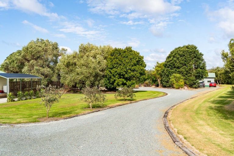 Photo of property in 585 Cove Road, Waipu, 0582