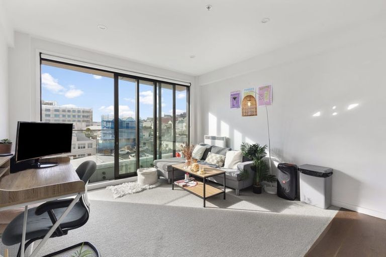 Photo of property in Alpha Apartments, 501/4 Elizabeth Street, Mount Victoria, Wellington, 6011