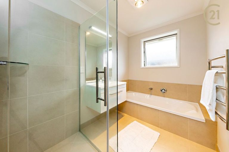 Photo of property in 3 Rohea Place, Opaheke, Papakura, 2113