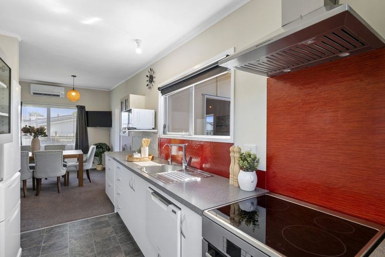 Photo of property in 6 Mace Street, Waitara, 4320