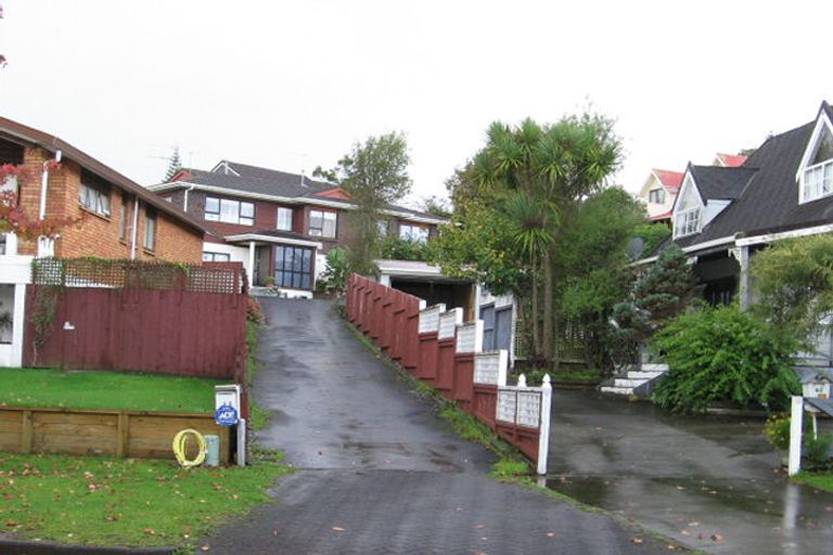 Photo of property in 38 Orinda Close, Botany Downs, Auckland, 2010