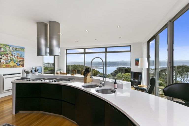 Photo of property in 25 Cromwell Point, Newlands, Wellington, 6037