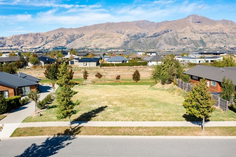 Photo of property in 44 Minaret Ridge, Wanaka, 9305