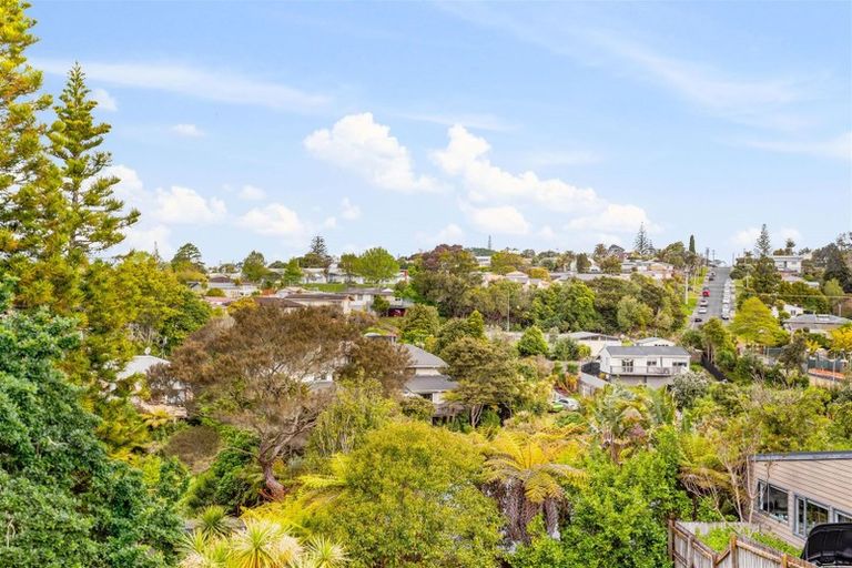 Photo of property in 73 Fairclough Road, Beach Haven, Auckland, 0626