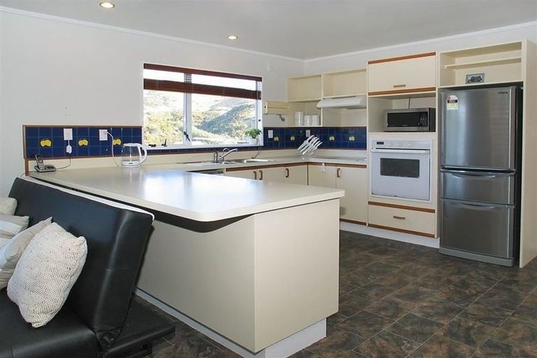 Photo of property in 4 Swinford Crescent, Johnsonville, Wellington, 6037