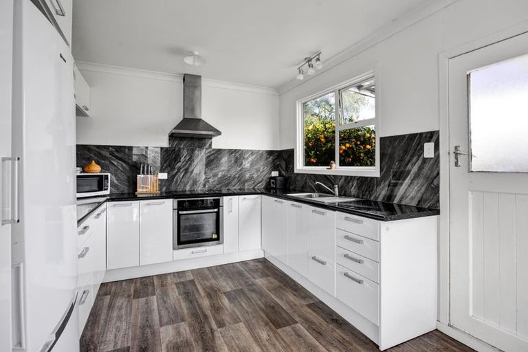 Photo of property in 11 Caplen Street, Hawera, 4610