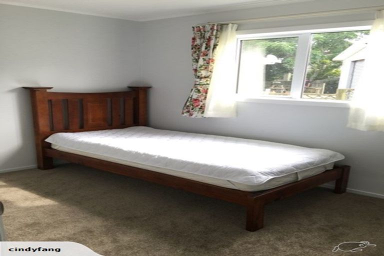 Photo of property in 18 Dunstall Place, Mangere Bridge, Auckland, 2022