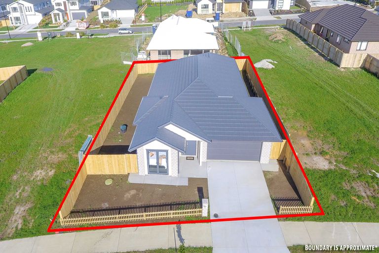 Photo of property in 22 Nellie Drive, Kumeu, 0810