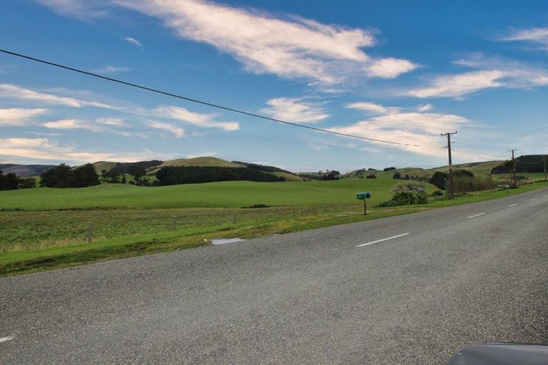 Photo of property in 26 Tokanui-haldane Road, Tokanui, 9884