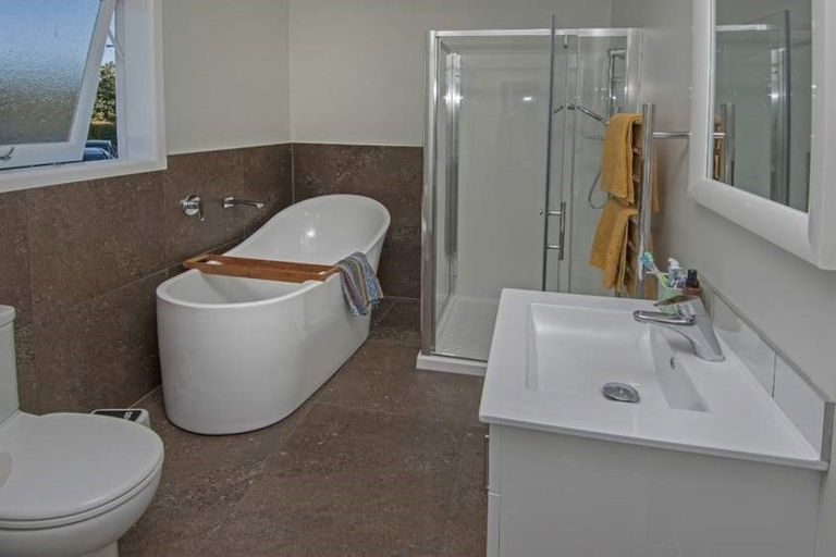 Photo of property in 7 Nicolas Avenue, Glen Eden, Auckland, 0602