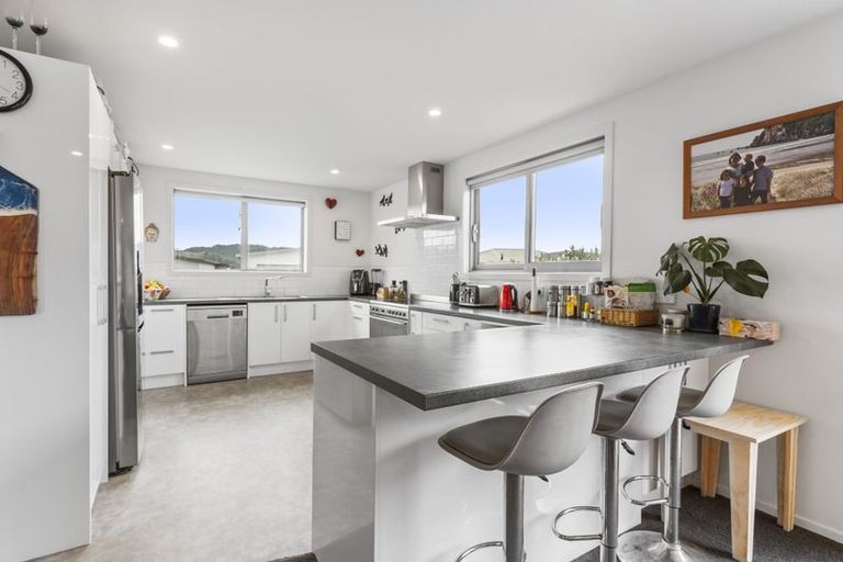 Photo of property in 13 Manatu Close, Whangamata, 3691