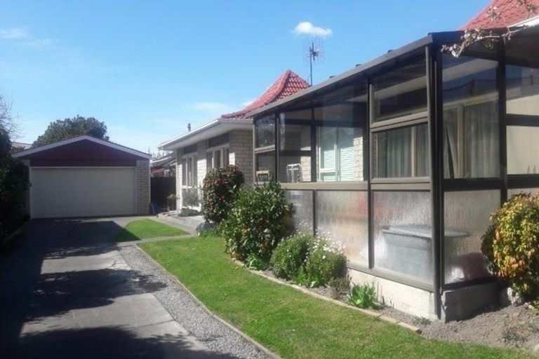 Photo of property in 10 Radbrook Street, Avonhead, Christchurch, 8042