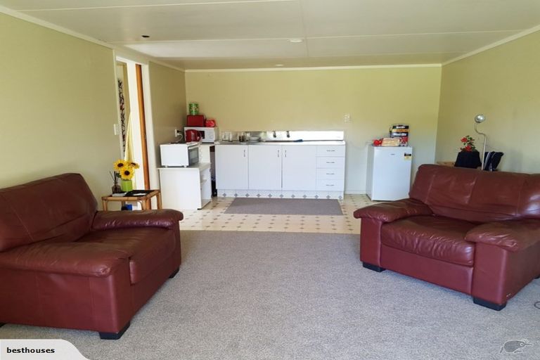 Photo of property in 28 Ripiro Drive, Baylys Beach, Dargaville, 0377