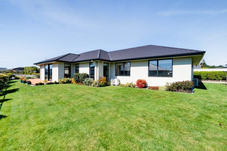 Photo of property in 49 Links Drive, Waiwhakaiho, New Plymouth, 4312