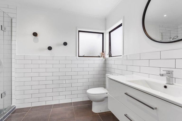 Photo of property in 1/19 Waller Avenue, Bucklands Beach, Auckland, 2012