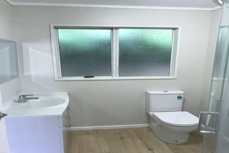 Photo of property in 26 Batchelor Street, Newlands, Wellington, 6037