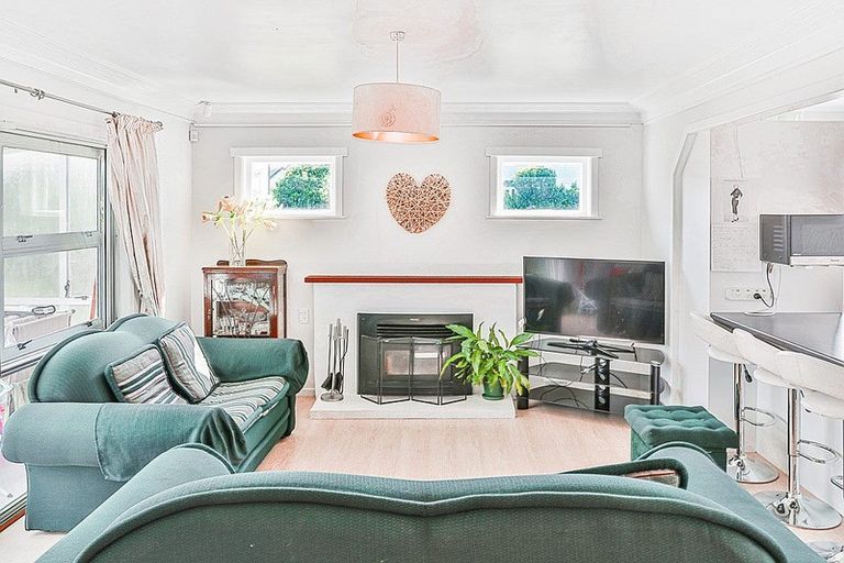 Photo of property in 1/76 Grove Road, Papakura, 2110