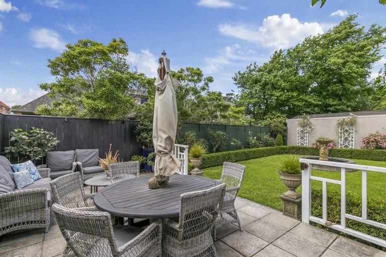 Photo of property in 46 Wai-iti Crescent, Woburn, Lower Hutt, 5010