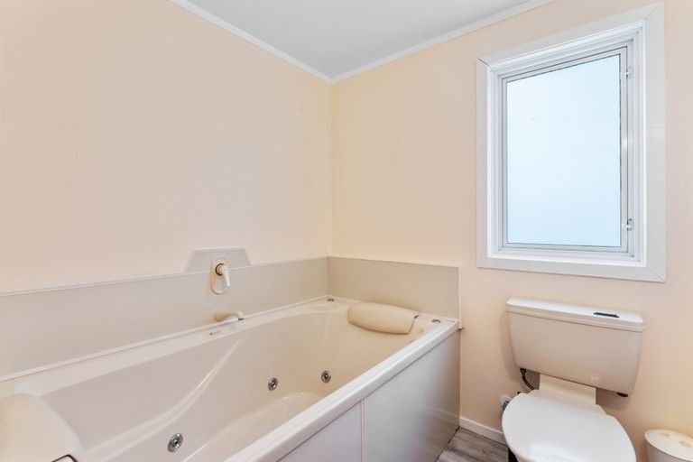 Photo of property in 20 Glen Road, Raumati South, Paraparaumu, 5032