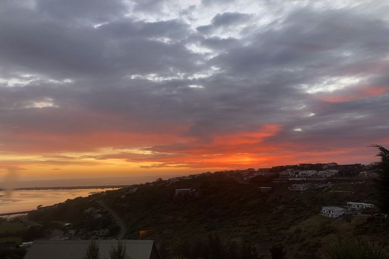 Photo of property in 17 Selleck Street, Mount Pleasant, Christchurch, 8081