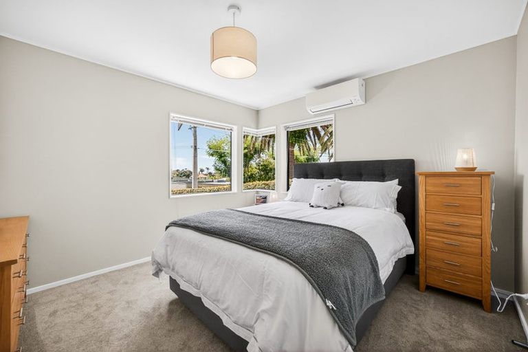 Photo of property in 2/11 Hauraki Road, Hauraki, Auckland, 0622