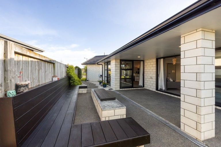 Photo of property in 18 Teatree Close, Huntington, Hamilton, 3210