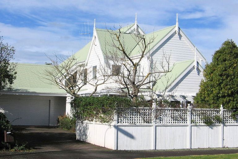 Photo of property in 5 Moana Street, Hokowhitu, Palmerston North, 4410