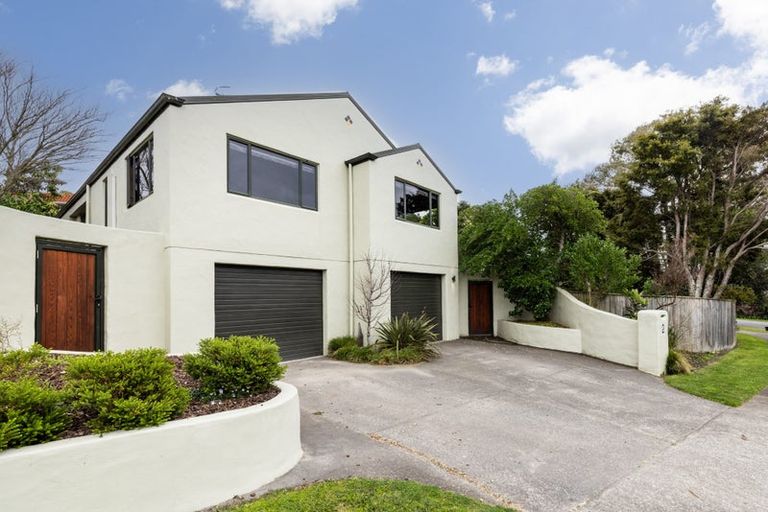 Photo of property in 2 Ritchie Place, Havelock North, 4130