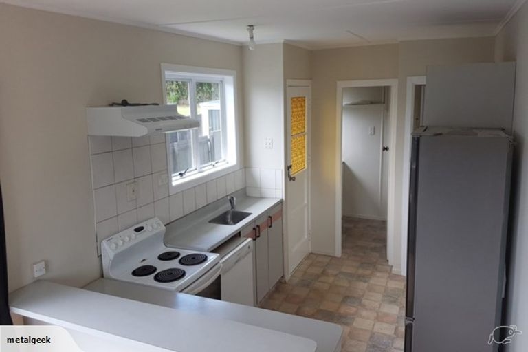 Photo of property in 19 Simons Street, Moturoa, New Plymouth, 4310