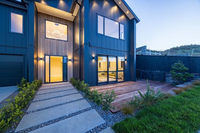 Photo of property in 7 Halcyon Bay Lane, Wainui, 0992