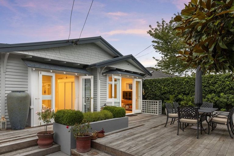 Photo of property in 16 Brenchley Avenue, Strowan, Christchurch, 8052