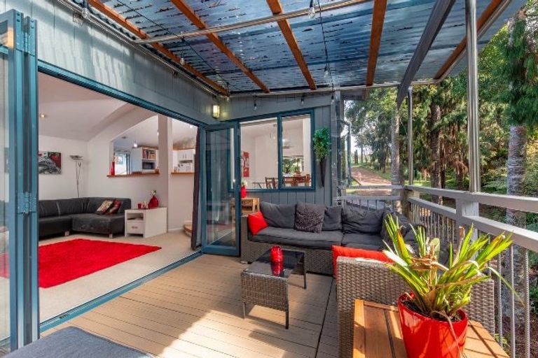 Photo of property in 220 Woodlands Park Road, Titirangi, Auckland, 0604