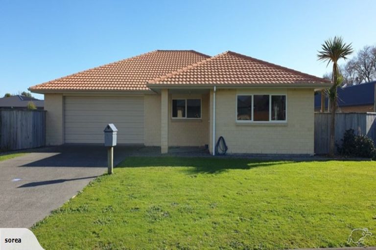 Photo of property in 27 Barry Curtis Place, Levin, 5510