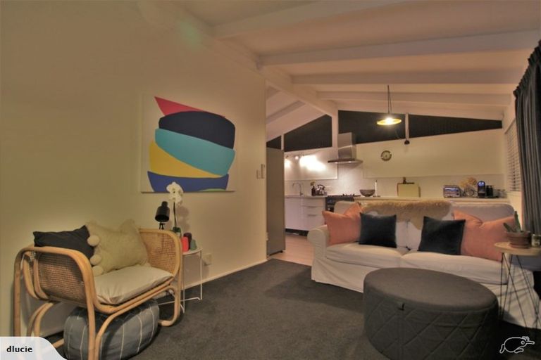 Photo of property in 1/2 Finlow Drive, Te Atatu South, Auckland, 0610